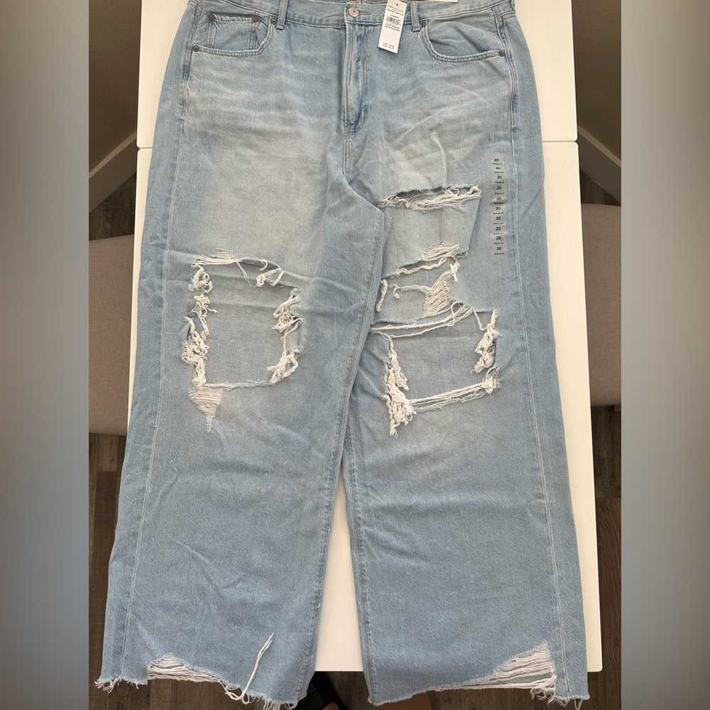 American Eagle - womens skater jean; destroyed light wash